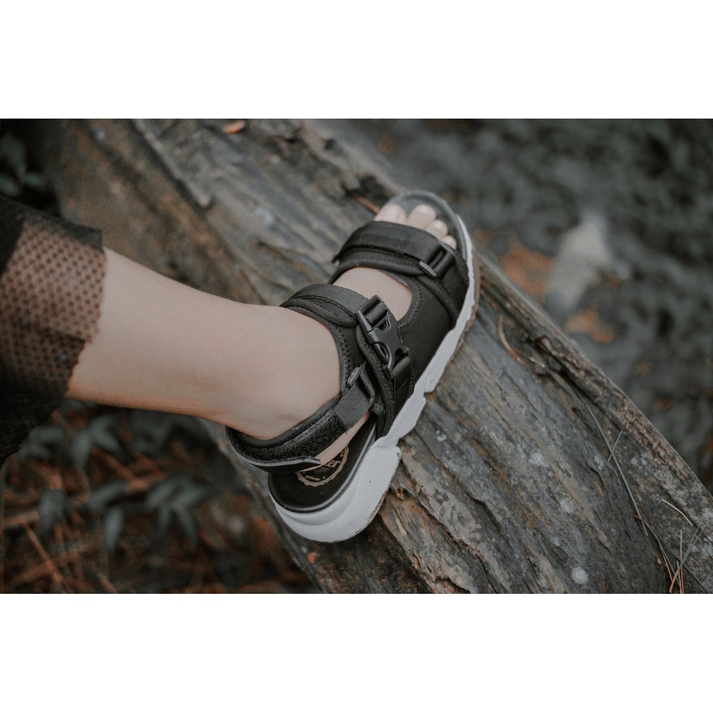 SANDAL KASUAL WANITA VOLKERFOOTWEAR ARTIKEL NAMIE BLACK