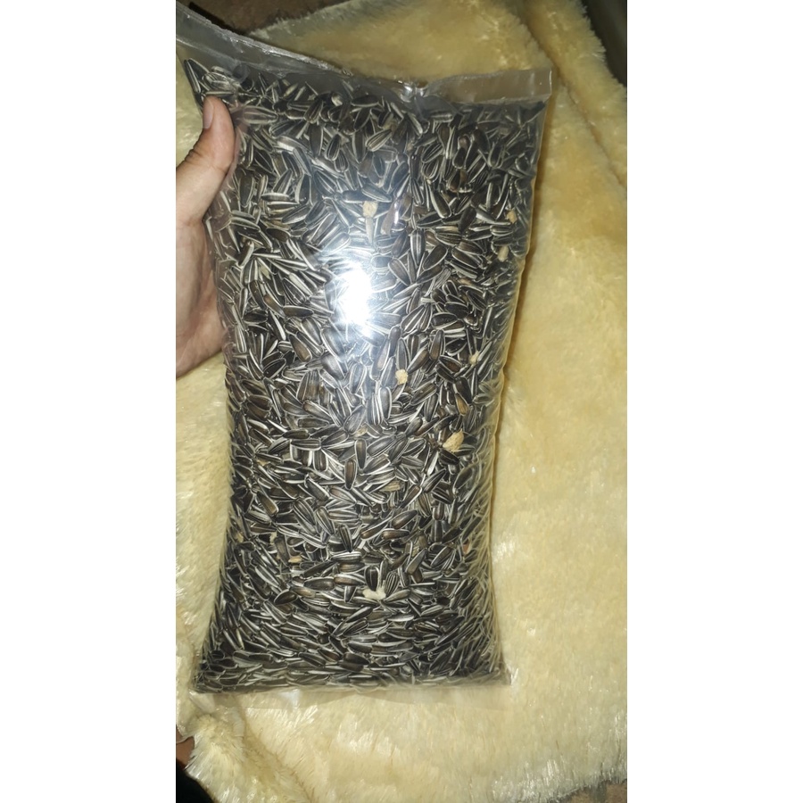 Biji Bunga Matahari / Kuaci / kwaci  1 Kg / 1000 gram