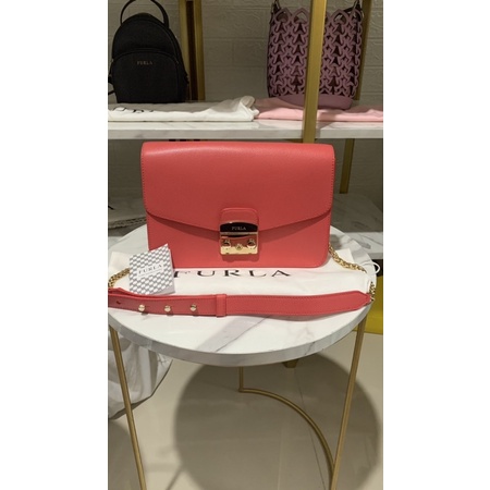 furla metropolis shoulder bag