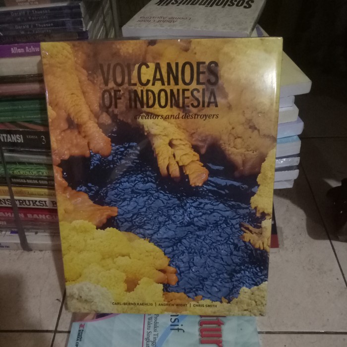 ORI BUKU VOLCANOES OF INDONESIA