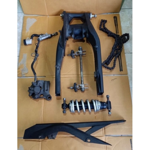 Swing Arm R25/MT25 Sett Original