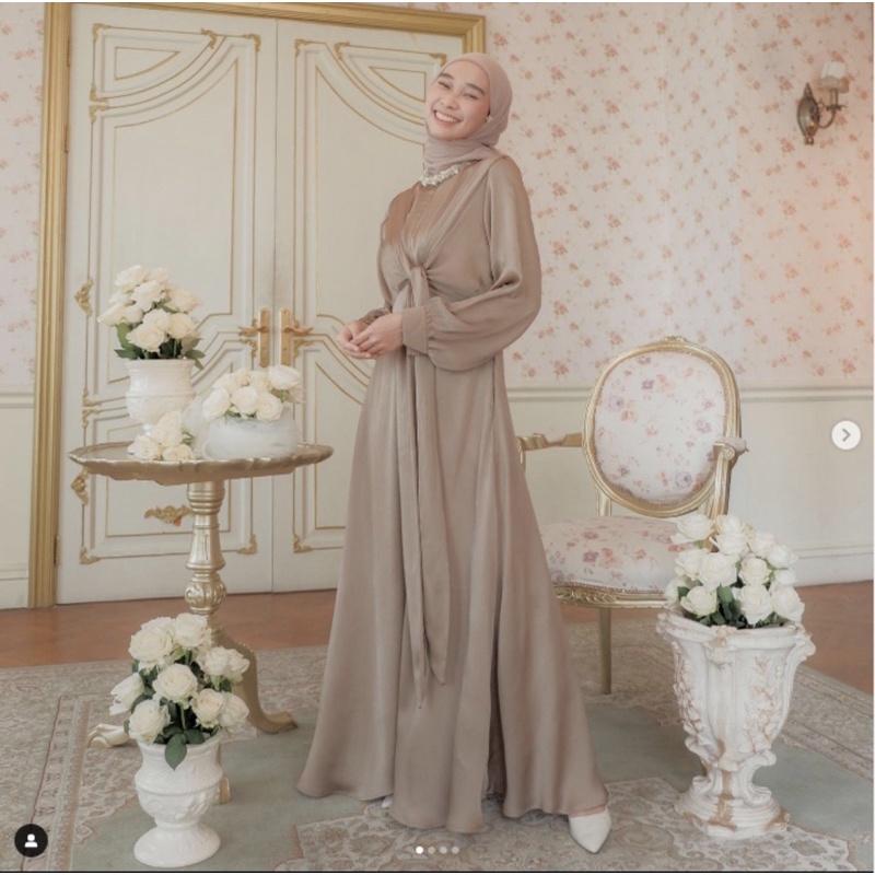 ADELINE DRESS by DEAVHIJAB