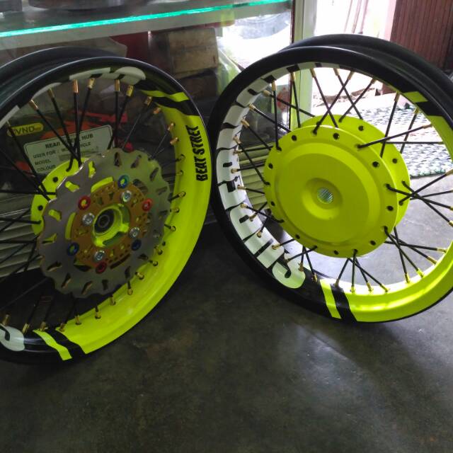 Velg tulisan Supermoto untuk semua jenis motor metic
