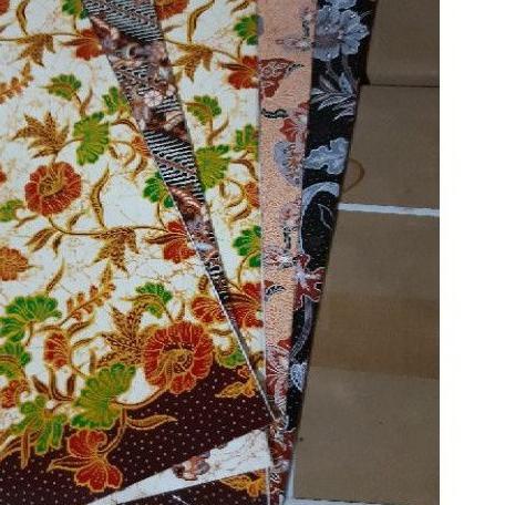 

KERTAS KADO KIKI BATIK