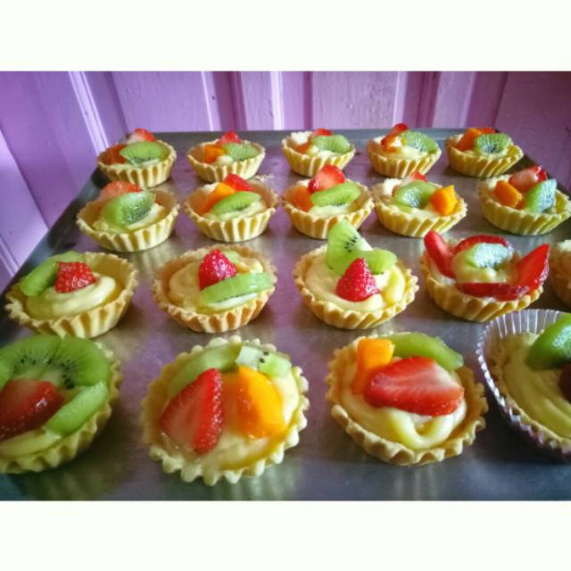 

Pie Buah / Fruit Pie / Pie Fruit