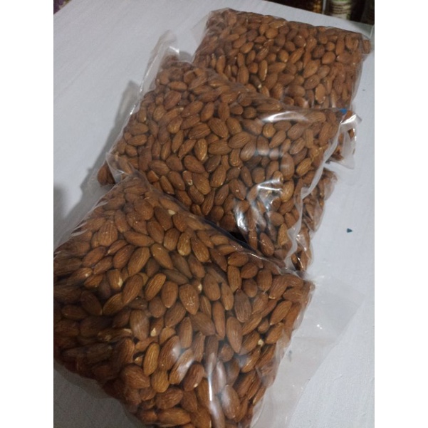 

kacang almond panggang 500 gram