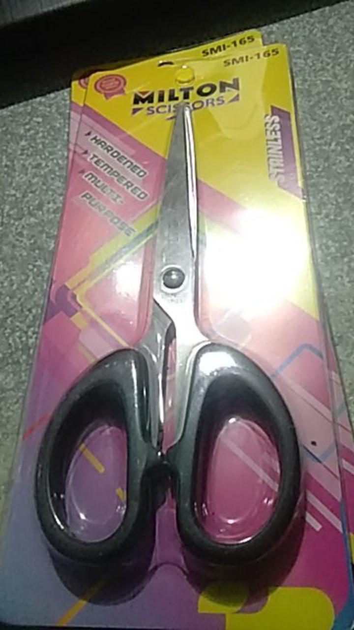 Gunting Sedang Junior 6 Inchi (best Seller)