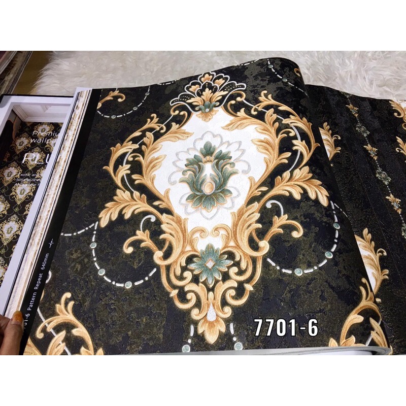 Wallpaper Dinding Motif Klasik Gold Hitam Mewah