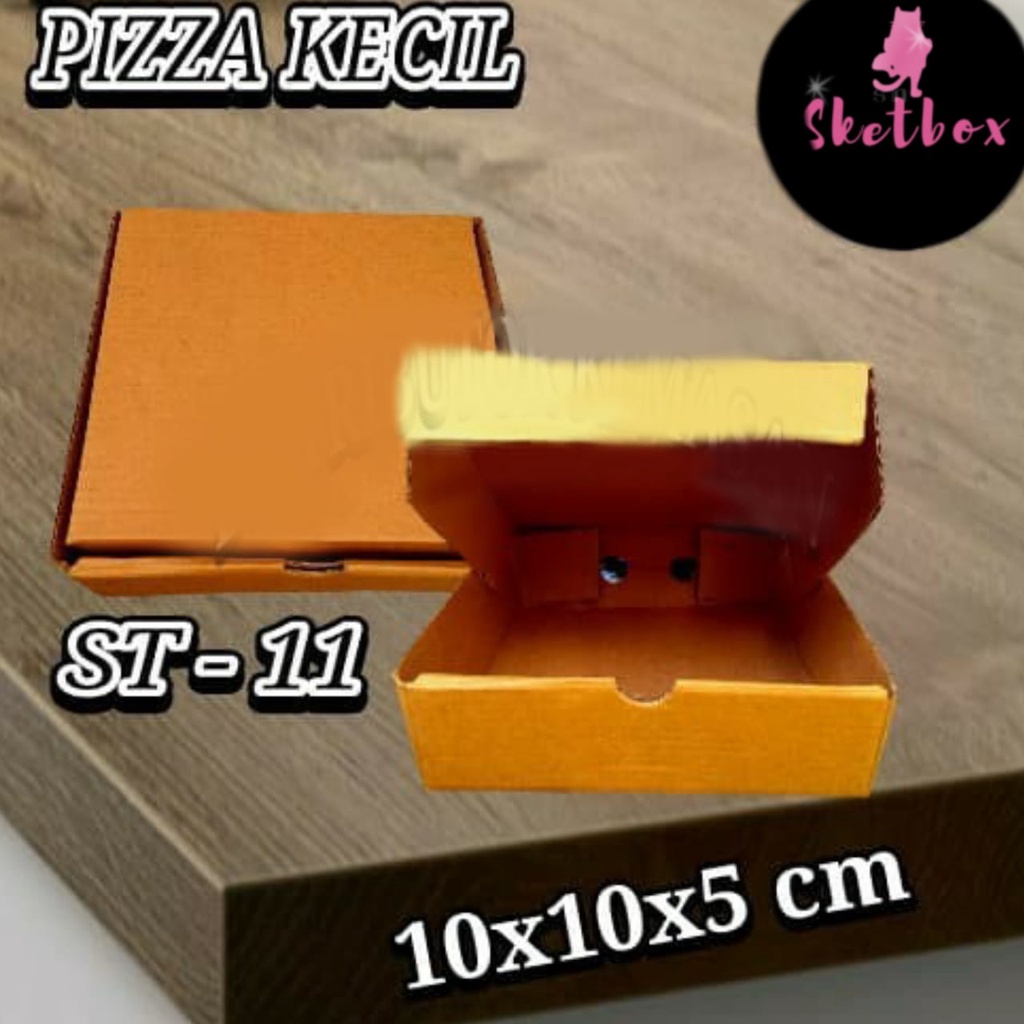 

KOTAK KARDUS PIZZA KECIL ST-11 COKLAT POLOS 10x10x5 cm BOX AKSESORIS