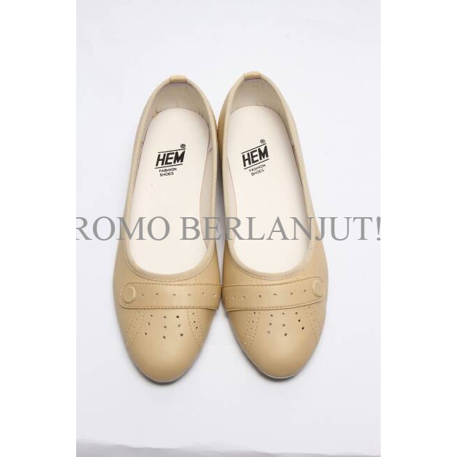 DESIGN EXCLUSIVE Sepatu Wanita Flatshoes HEM Cream - 601