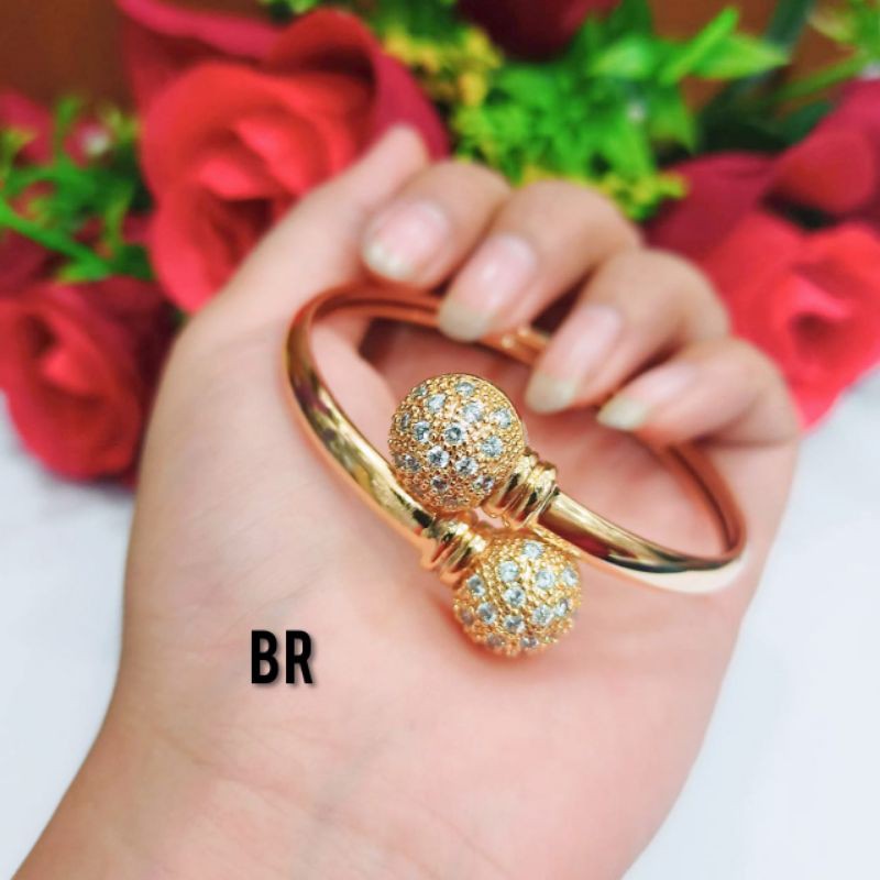 GELANG TANGAN WANITA TITANIUM MOTIF PILIHAN ANTI LUNTUR BAHAN LAPIS EMAS 24 K