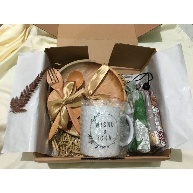 

HAMPERS WEDDING | HADIAH PERNIKAHAN | Sajadah Couple