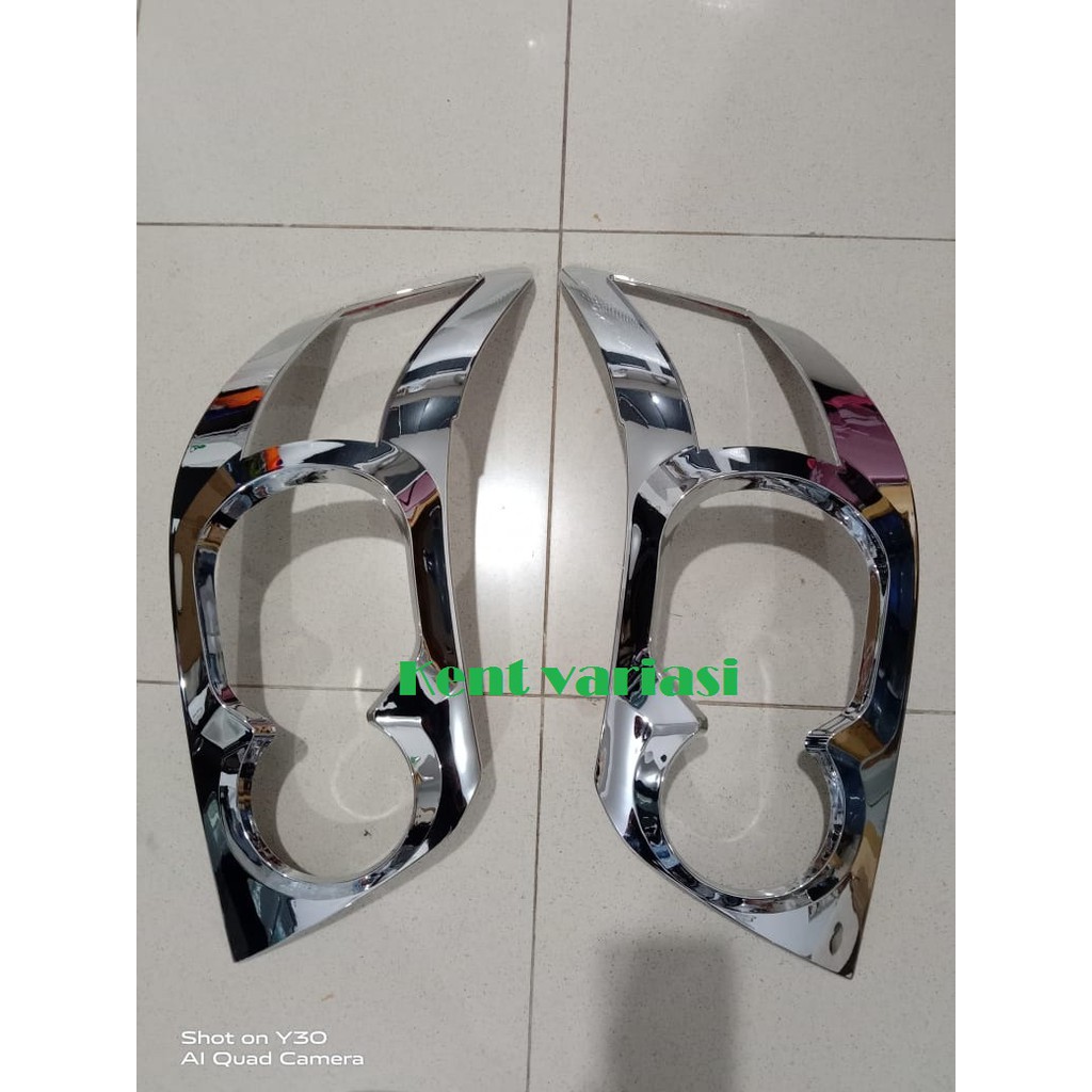 Garnish Garnis List Lampu Depan Daihatsu Luxio Chrome