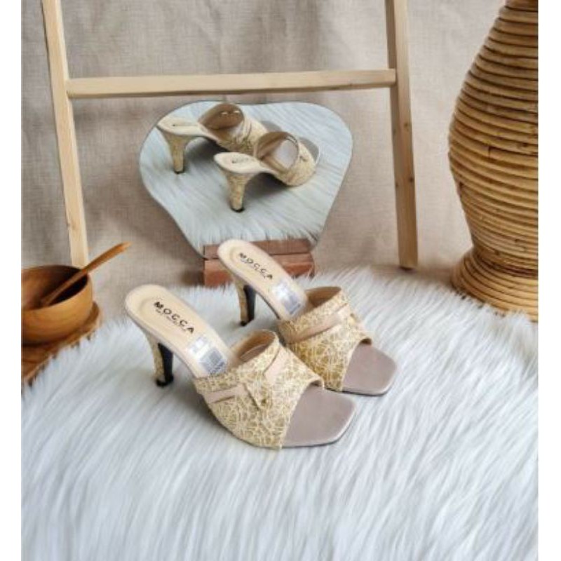 Sandal high heels