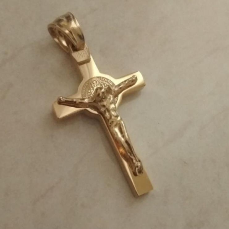 Liontin Titanium Salib Katholik Benediktus