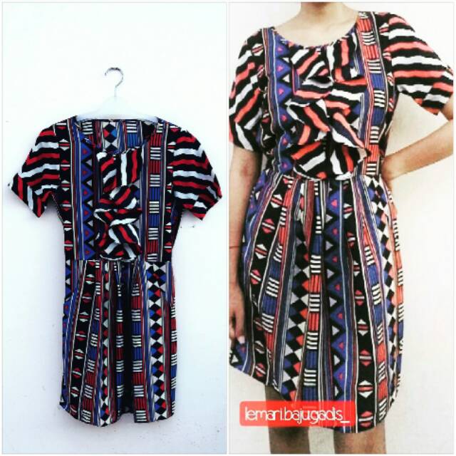 Dress Abstrak