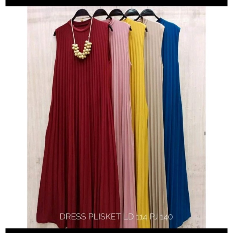 Dress plisket tanpa lengan