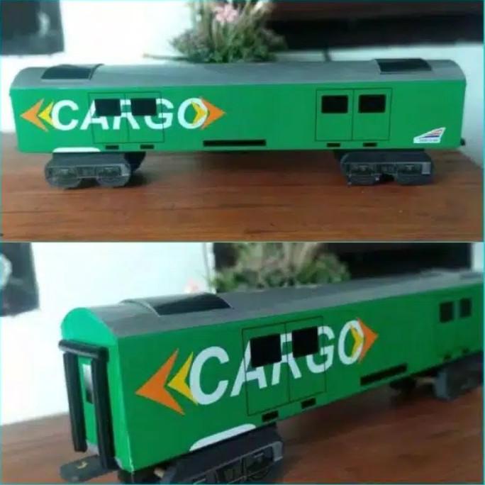 miniatur kereta api lokomotif