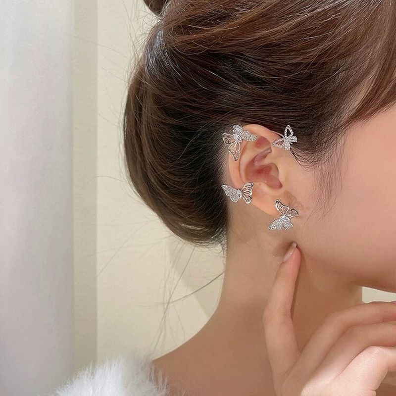 Anting Stud Kait Desain Kupu-Kupu Aksen Berlian Imitasi Gaya Korea Minimalis Untuk Wanita