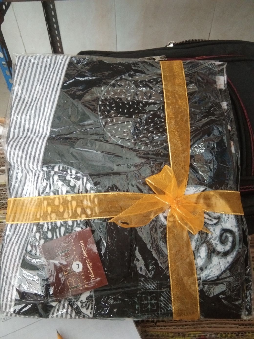 Aatasan Batik Wanita Bola Seling