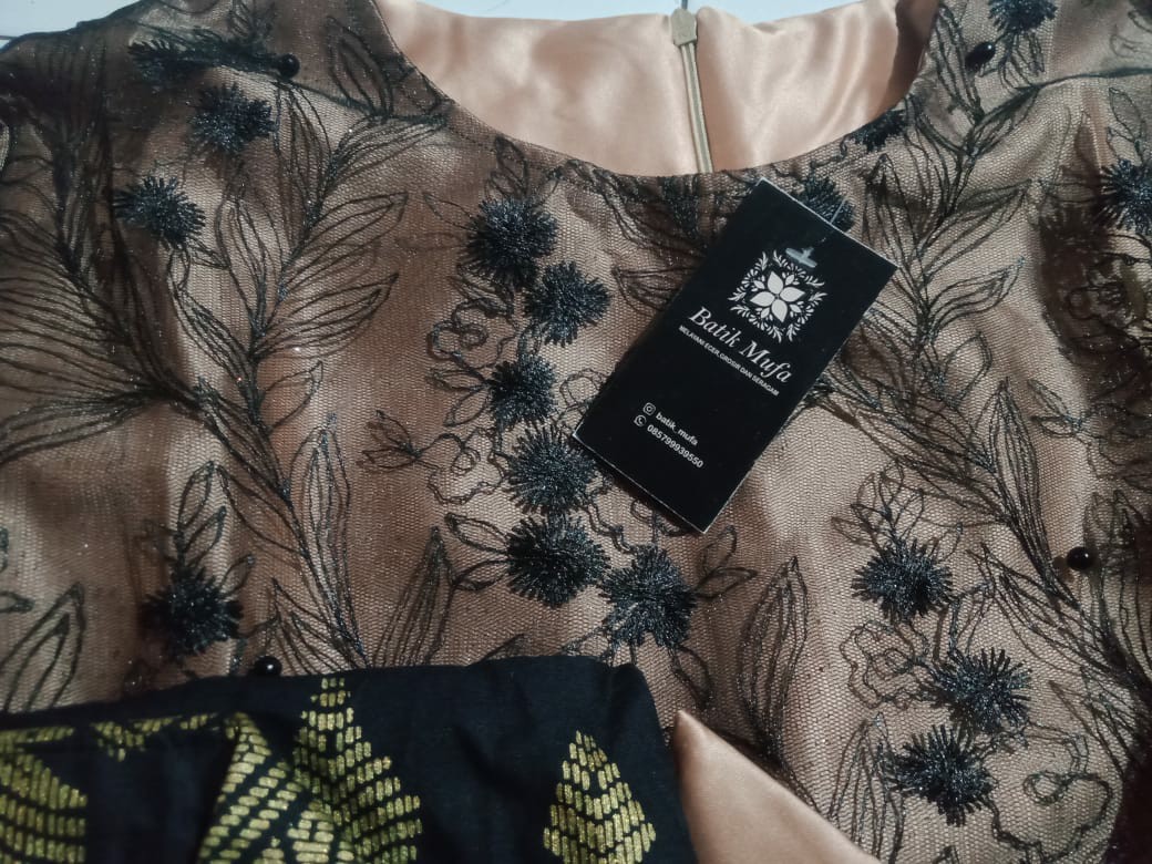 Kebaya Batik Bestseller Couple Nawang Ayu Series (free Hijab)