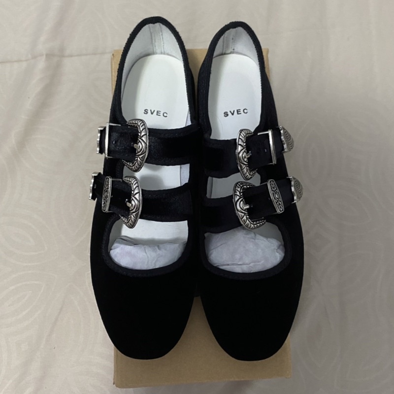SVEC Black Velvet Flat Shoes
