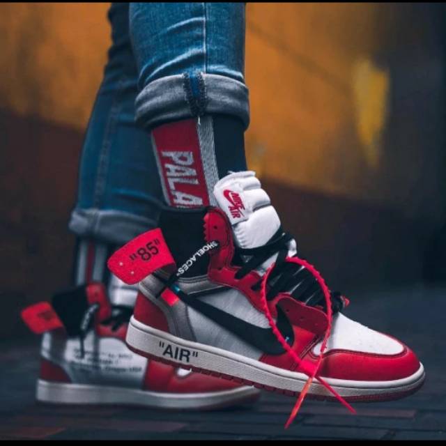 Sepatu Basket Nike Air Jordan 1 Retro Chicago Off White
