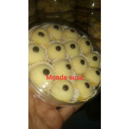 

Kue Monde susu