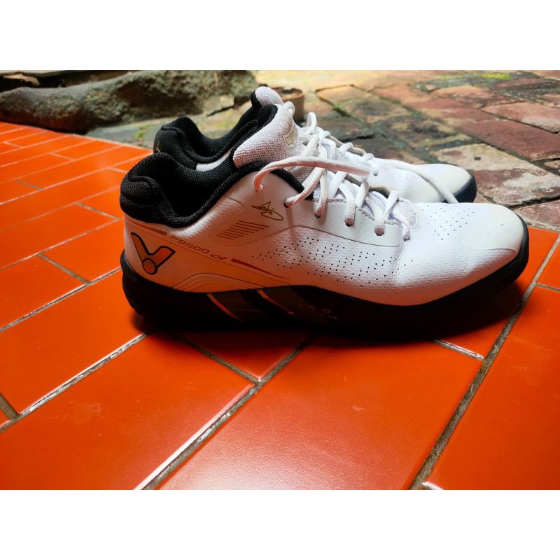 sepatu Victor p9500