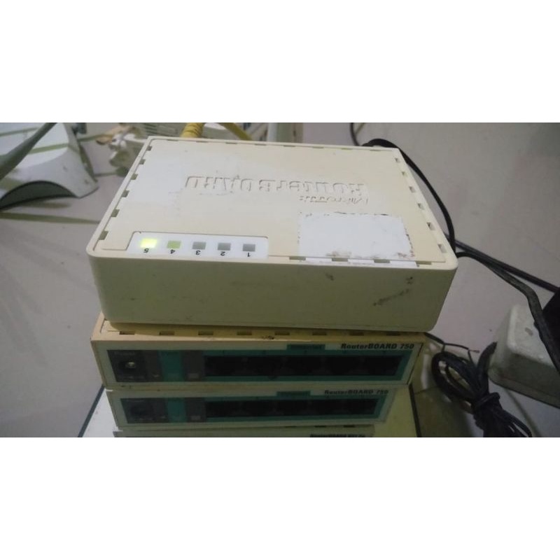 mikrotik routerboard RB750