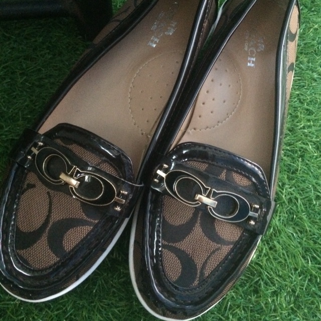 Sepatu Coach import Batam