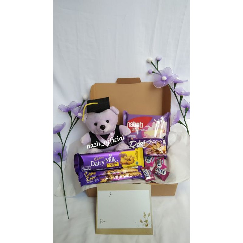 SNACKBOX WISUDA / KADO WISUDA/ KADO ULANGTAHUN/ SNACKBOX DAN BONEKA PAKET UNGU