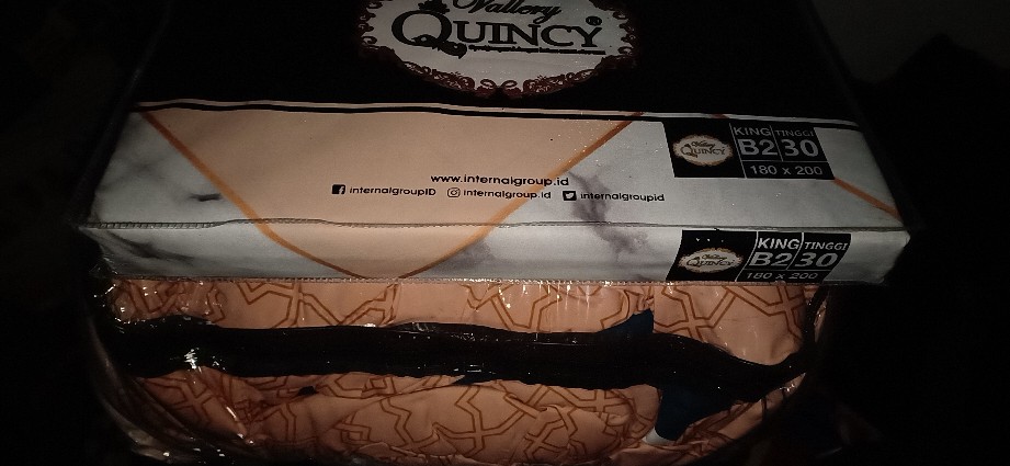 Bedcover Premium Tinggi 30 Cm Vallery Quincy Uk. King & Uk. Queen Motif Edisi Merah Dan Coklat