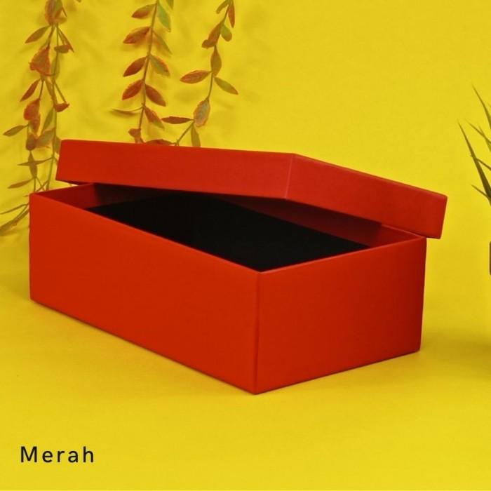 

Hardbox Ukuran 25 Cm X 15 Cm X 8 Cm 065