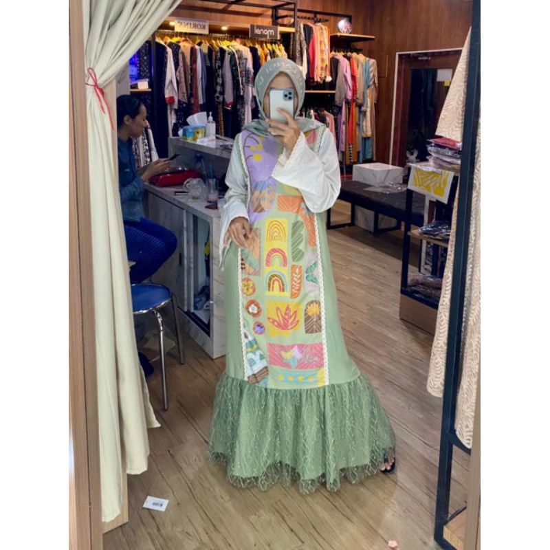 nawwa dress with tile