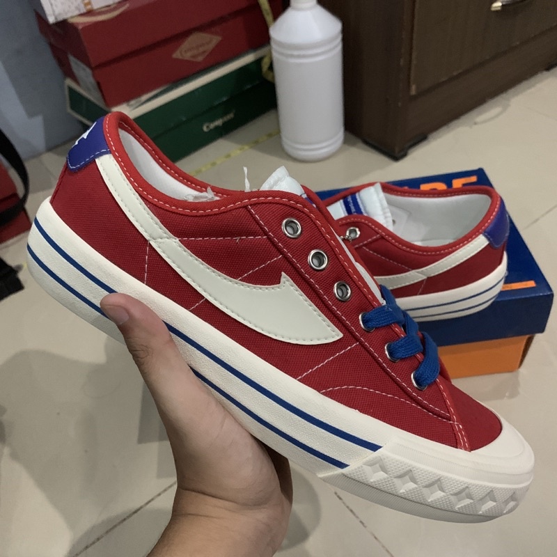 SEPATU COMPASS RETROGRADE RETAILER RED BLUE LOW SIZE 40
