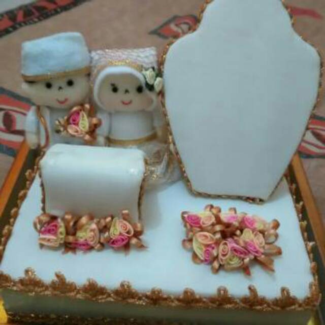 Kotak mahar boneka / kotak perhiasan boneka