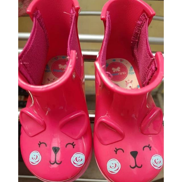 Sepatu boots Zaxy Nina booked