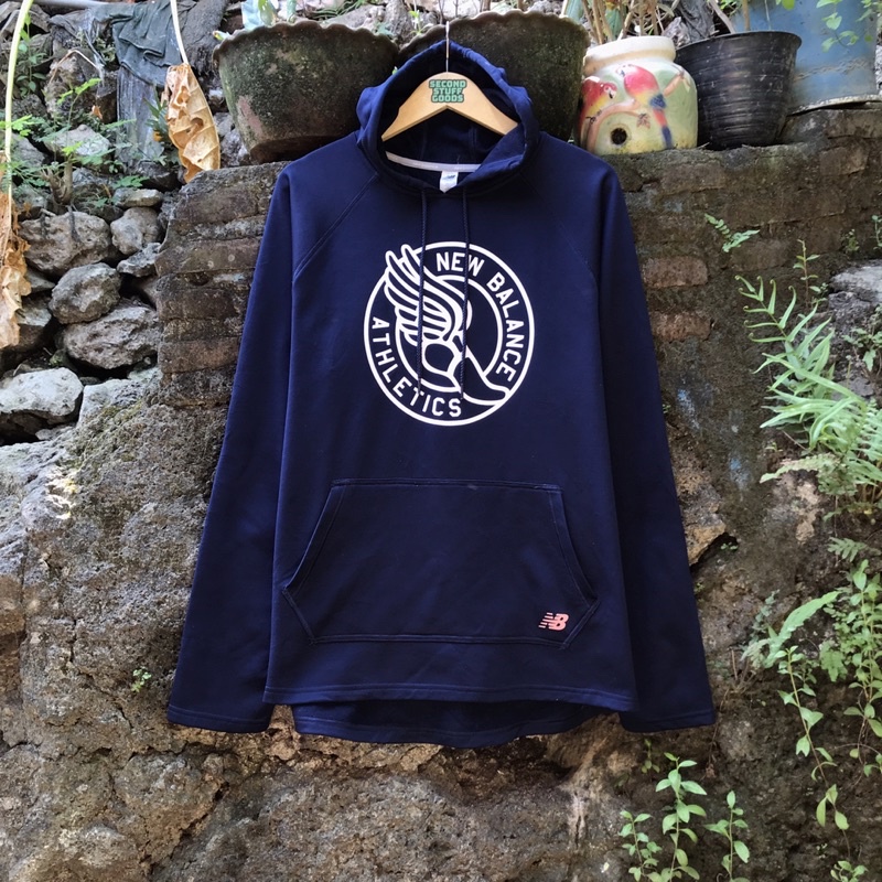 Hoodie New Balance Athletics Warna Navy Size XL Second Original