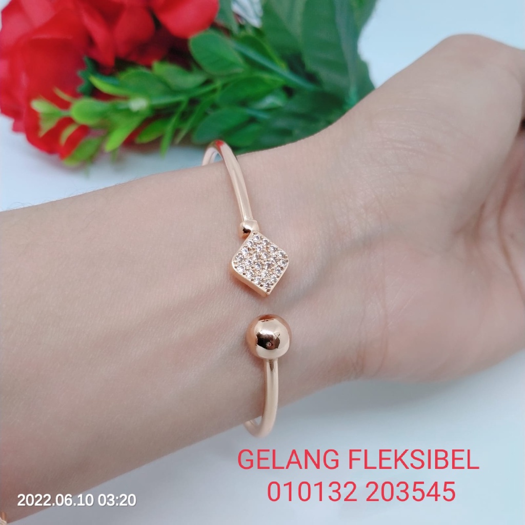 Gelang Tangan Fleksibel Bangle Wanita Titanium Xuping Perhiasan Aksesoris Fashion Lapis Emas Anti Karat