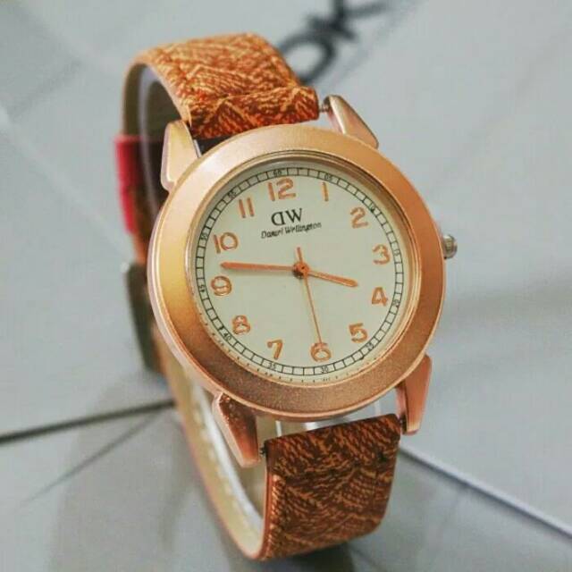 Jam tangan DW wanita original murah 1069