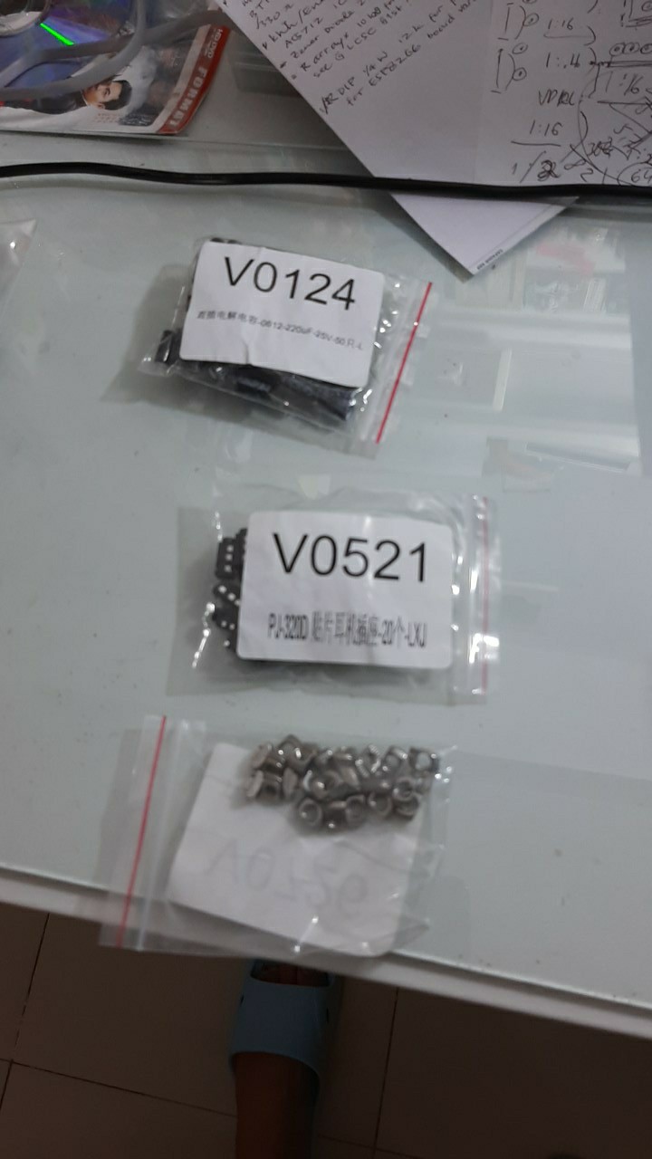 50pcs Kapasitor Elektrolit Kapasitor Aluminium 220uf 25v 6mm * 12mm