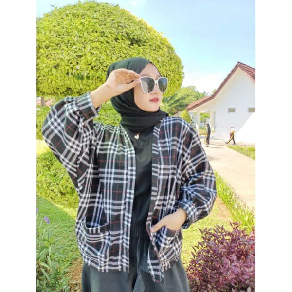 OUTER WANITA FLANEL OVERSIZE OUTER | KOTAK-KOTAK KEKINIAN TERBARU 2021