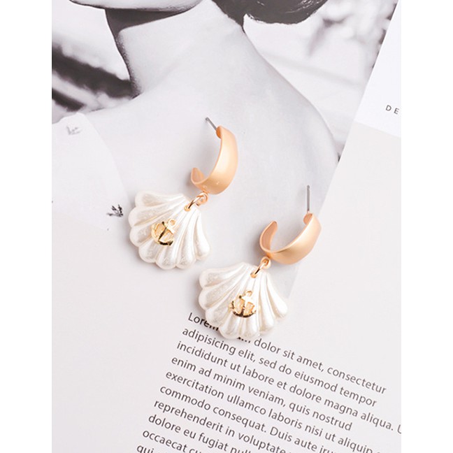 LRC Anting Tusuk Fashion Golden Shell Anchor Earrings D65469