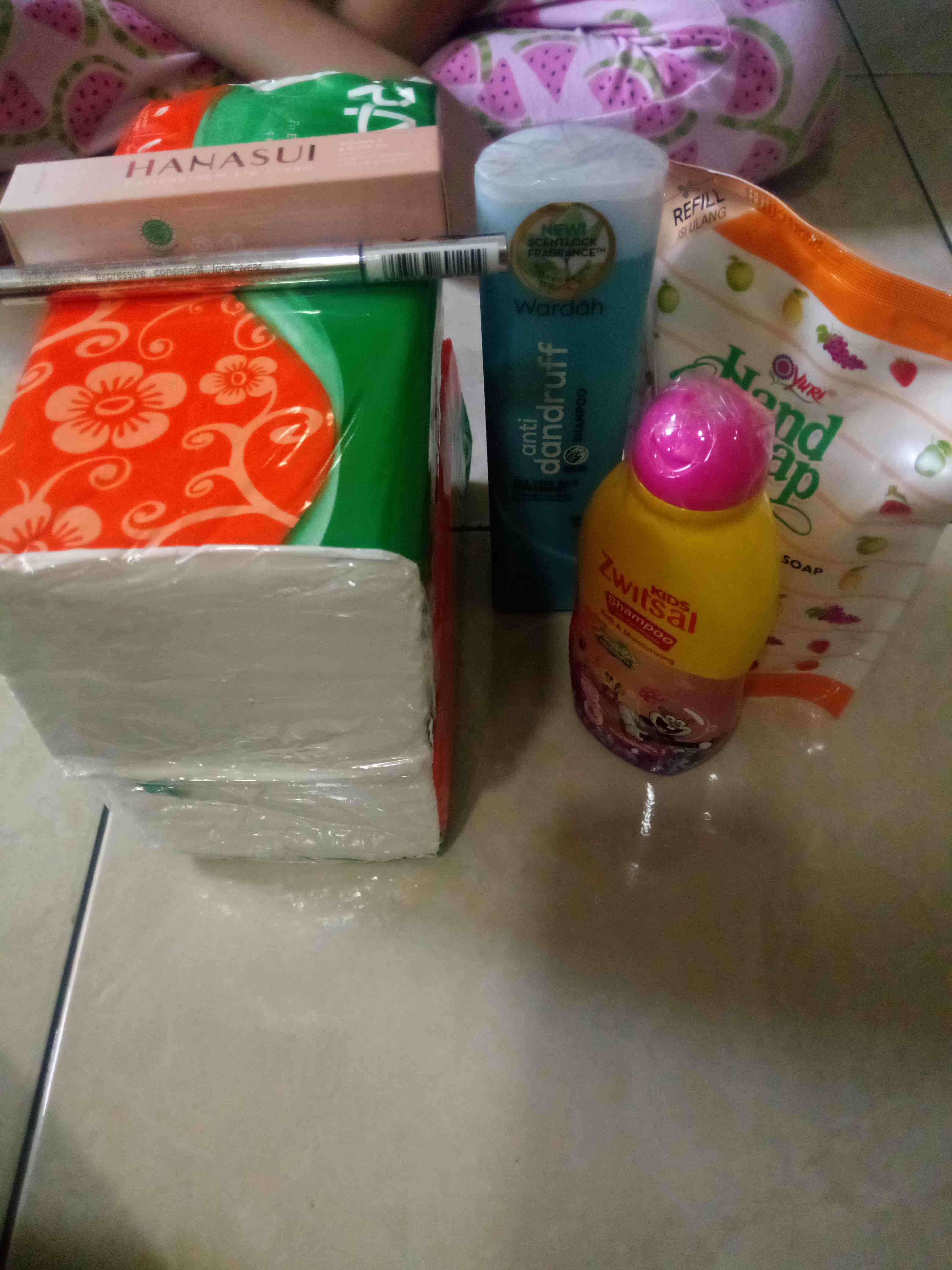 Yuri Hand Soap Sabun Cuci Tangan Refill 375 Ml