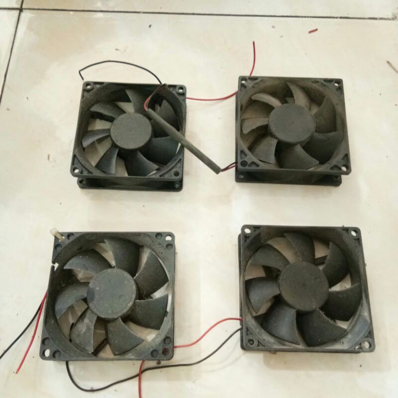 Kipas DC 12vol kotak ampere standar. ukuran 8cm x 8cm Jamin hidup. Aquascape. Aquarium. Exhaust. Diy.