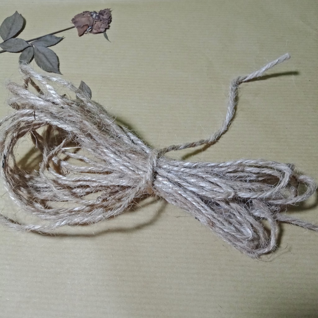 

Tali Goni 3PLY 50 meter Cocok untuk Packaging