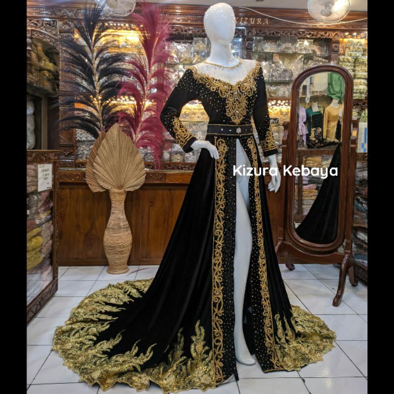 KEBAYA PENGANTIN BLUDRU HITAM EKOR