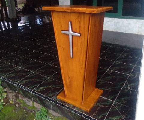 Mimbar podium gereja furniture jati mebel jepara
