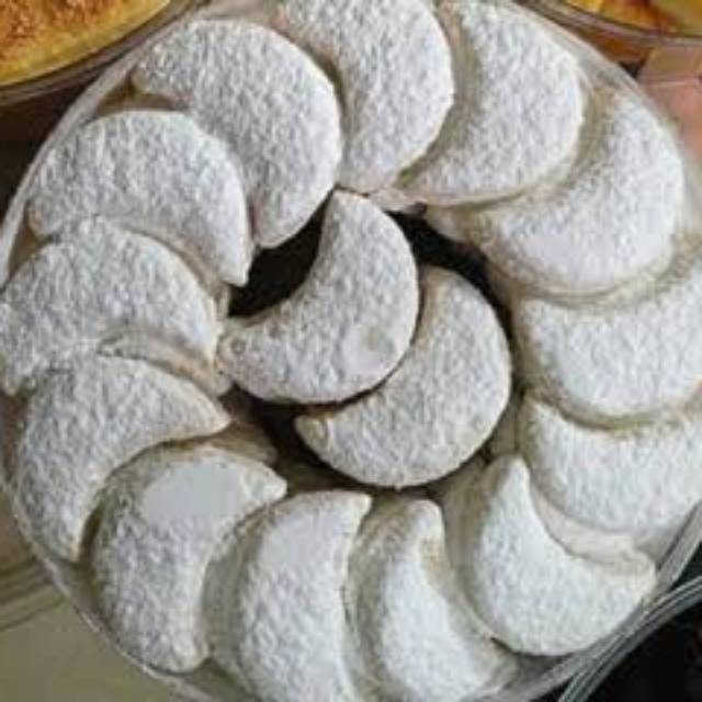 

Kue salju